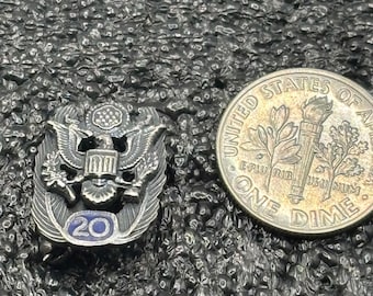 Vintage US Army 20 Year Service Pin Silver HLP Eagle Blue Enamel Lapel