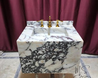 Lavabo de mármol Calacatta: Mueble de baño independiente con protector contra salpicaduras