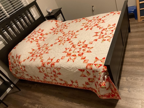 Queen size quilt, handmade 94x94