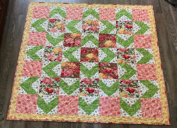 Morning Blossom Throw Quilt: Vivid Cotton Fabric, Machine Quilted