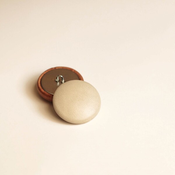 Off White Leather Buttons (Quantity 2)