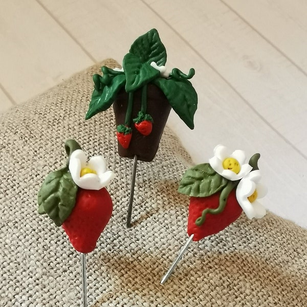 Decorative Pins "Strawberry"