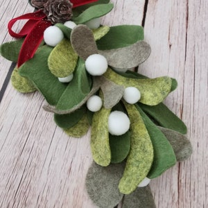 Felt Mistletoe Christmas Decorations (FM02)