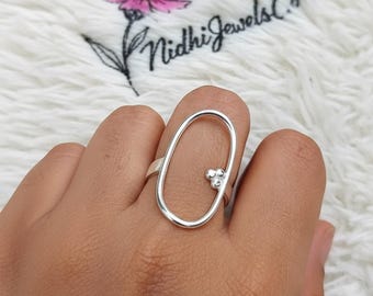 Handgemachter ovaler Statement-Ring aus Sterlingsilber: Moderner minimalistischer Schmuck