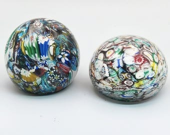 2 vintage medium Murano millefiori presse-papiers