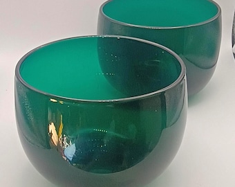 ヴィンテージの脚付きグリーンガラス製コンポート/キャンディ皿 - Etsy