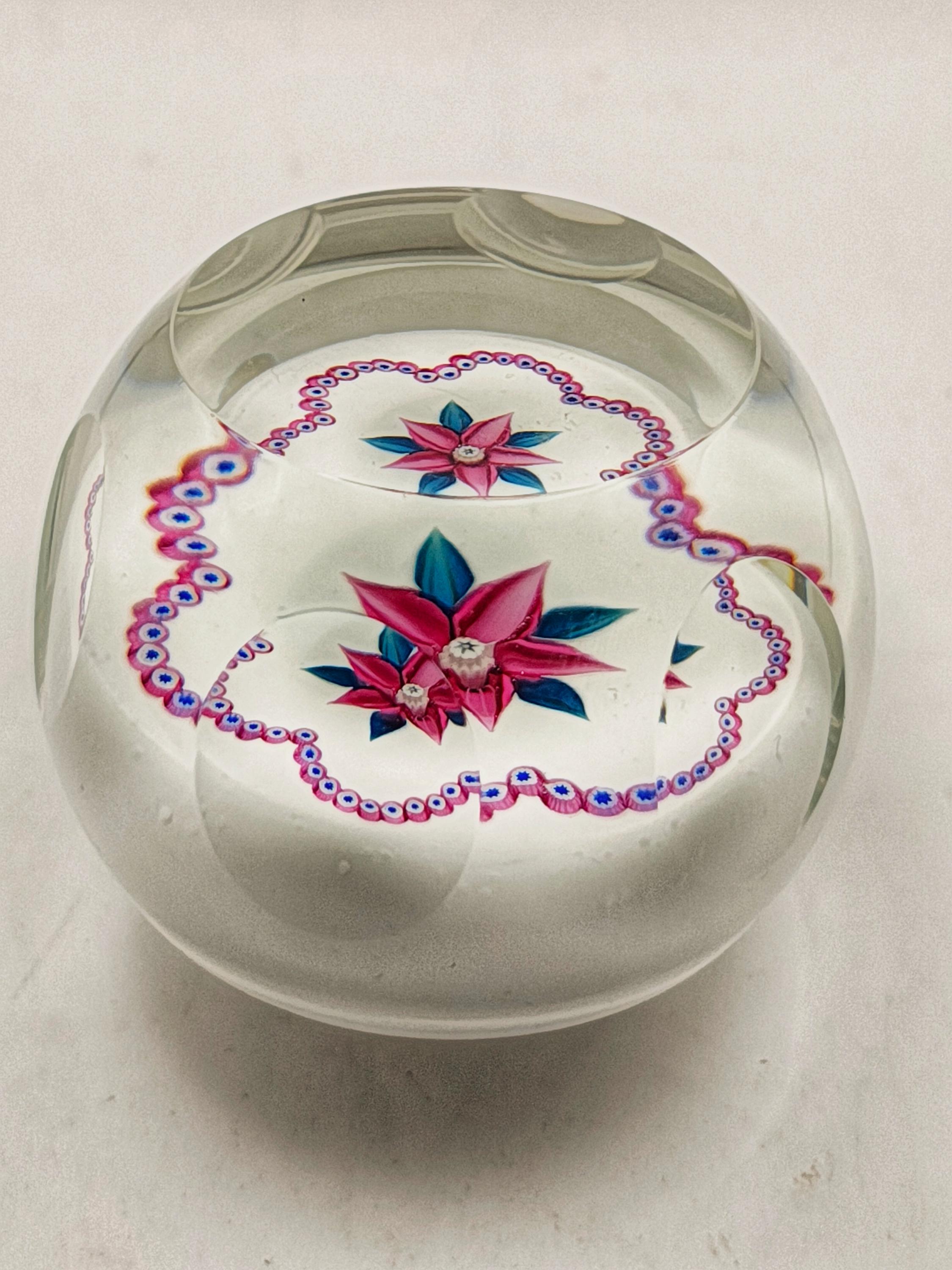 希少で美しいガラスのケイスネス限定版ペーパーウェイト「ロナ」56/500