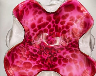 A Beautiful 1950's Pink Aventurine Vintage Fratelli Toso Murano Dish in Excellent condition
