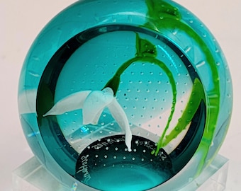 Caithness Glass Paperweight Floral Calendar 'January Snowdrop' by Helen Macdonald Scotland 2000