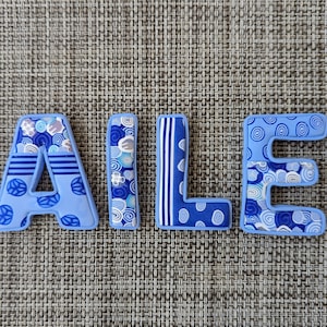 Nach Maß angefertigte englische Großbuchstaben, Millefiori aus Polymerclay, fürs Kinderzimmer