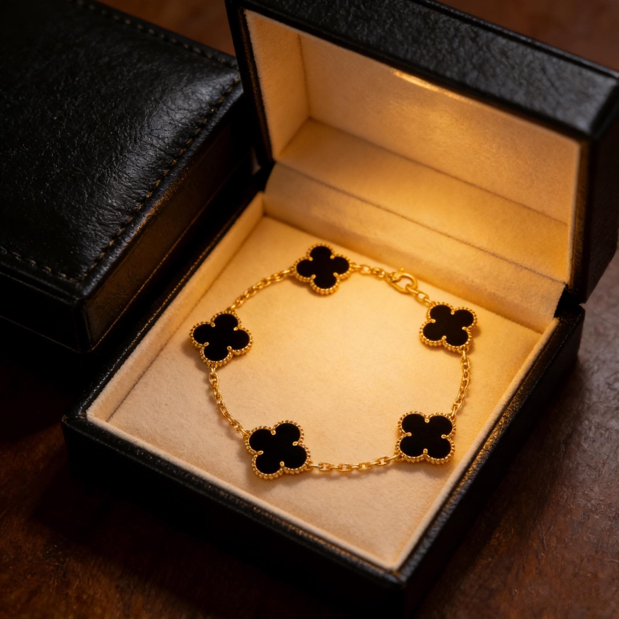 Van cleef alhambra bracelet - Etsy 日本