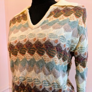 Vintage 70&#39;s Scalloped Abstract Print, Mid Century Mod Knit Pullover Sweater, Woman&#39;s Medium