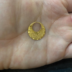22K Gold Nattiyan Sand Blasted Earring