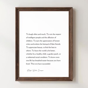 Puede incluir: Impresi&oacute;n enmarcada con texto negro sobre fondo blanco, una cita de Ralph Waldo Emerson. El marco es de color marr&oacute;n oscuro. Un elemento decorativo para el hogar o la oficina.