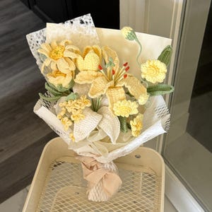 Crochet flowers bouquet, birthday bouquet, graduation bouquet, crochet bouquet, crochet flower, wedding bouquet, gift for her, home decor,