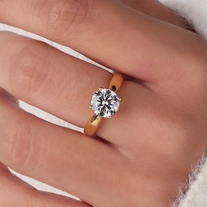 2 Carat Round Cut Lab Grown Diamond Solitaire Engagement Ring / 14k Yellow Gold 4 Prongs / Thin Band / E-F Color VVS2 Clarity IGI Certified