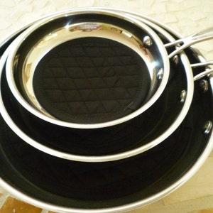 Pan Protectors - Fry Pan Cozy™ - Black - No More Scratches Fry Pan Storage - Set of 3 sizes - Unique Gift Item - Machine Washable