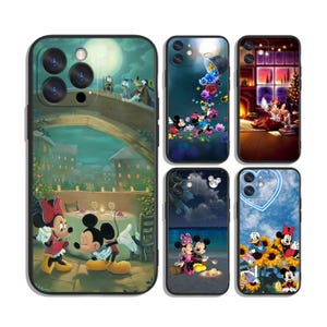Funda del Mundo Fantasioso de Mickey Mouse para iPhone y Samsung: protectora y elegante, compatible con la mayoría de los modelos, diseño impreso único.