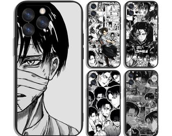 Może przedstawiać: Kolekcja czarno-białych etui na telefony z grafiką postaci z anime. Projekty obejmują ilustracje w stylu mangi postaci z bandażami i innymi pozami akcji. Etui mają czarną obwódkę.