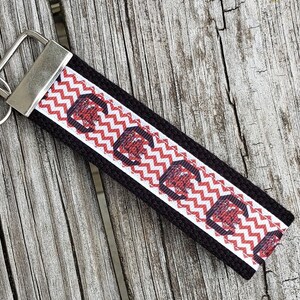 University of South Carolina/Gamecocks/Chevron/Keychain/Key Fob/comes with cocks sticker