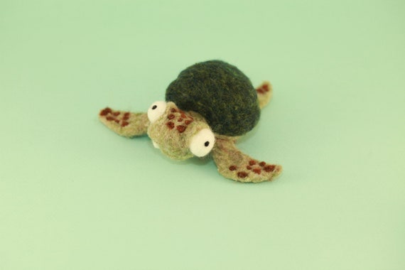  Woolbuddy Needle Felting Kit, Sea Animal Felting Kits for  Beginners Adults and Kids, Craft for Adults, DIY, Needle Felting Supplies  Included, Wool Roving, Felting Needles, Felting Pad, Instruction : Arts,  Crafts