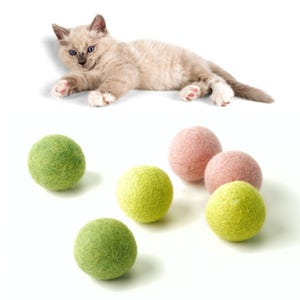 Felted Cat Toy Balls, Cats Toy, Cute Ball Set, Gift for Cat Lovers, Toys for Kitten, Pet Friendly Toy Set, Handmade Felted Wool Toys