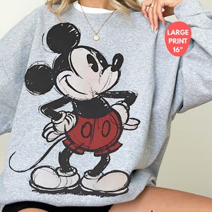 Sudadera retro de Mickey Mouse, sudadera vintage de Mickey, suéter de vacaciones de Disney, sudadera de Mickey y Minnie, suéter clásico de Mickey imagen 1