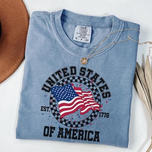 Comfort Colors® USA 国旗シャツ、独立記念日シャツ、アメリカ合衆国シャツ、アメリカ建国1776年シャツ、独立記念日シャツ、アメリカシャツ