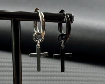 Kolczyki kółka z krzyżem ze stali nierdzewnej – srebrne lub czarne – minimalistyczna biżuteria punkowa
