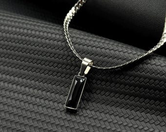 Minimalistische zilveren rechthoek hanger ketting – zwarte glasbedel