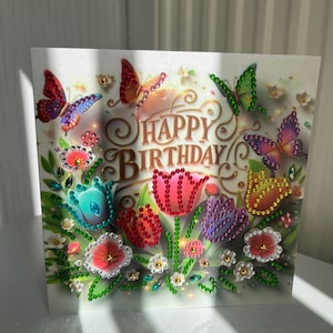 Cartão de feliz aniversário feito à mão em cristal