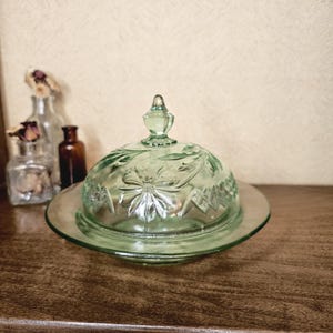 1930s Depression Glass Platter – Uranium Glow Serving Plate – Glows Under UV Light