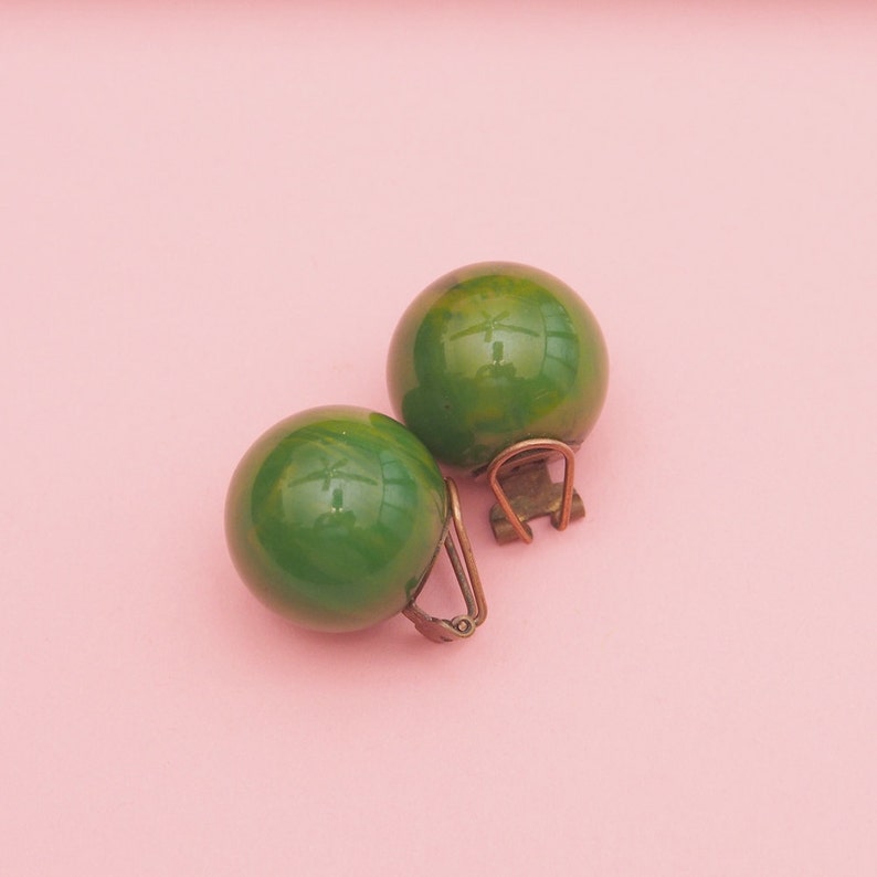 30s 40s Marbleized Bakelite Earrings// Green Bakelite Earrings// Vintage Bakelite Ball Earrings // Art Deco // Mod image 3