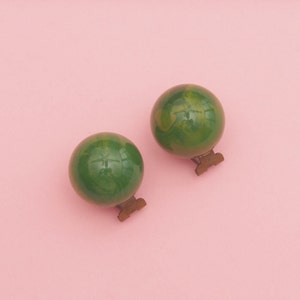 30s 40s Marbleized Bakelite Earrings// Green Bakelite Earrings// Vintage Bakelite Ball Earrings // Art Deco // Mod image 2