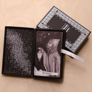 Canes Arcanae | The Dog Tarot Deck - Nouvelle édition - EN STOCK, prêt à être expédié!