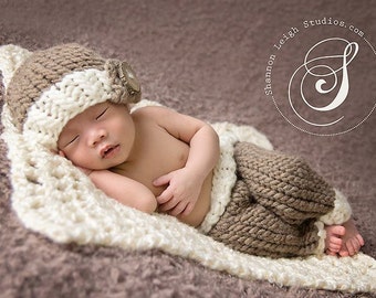 Download PDF knitting pattern k-34 - Newborn button tab beanie and pants