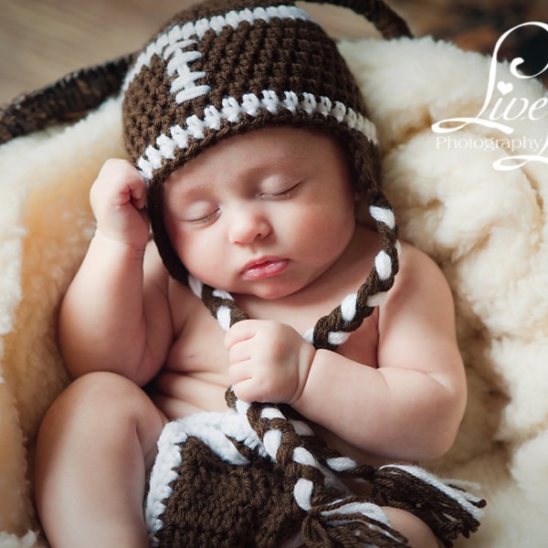 Download PDF crochet pattern - Football beanie, earflap hat and diaper cover - Photography Prop