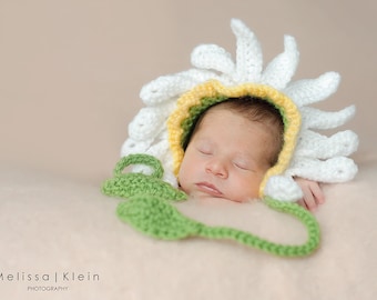 Download PDF crochet pattern 003 - Newborn Daisy Bonnet