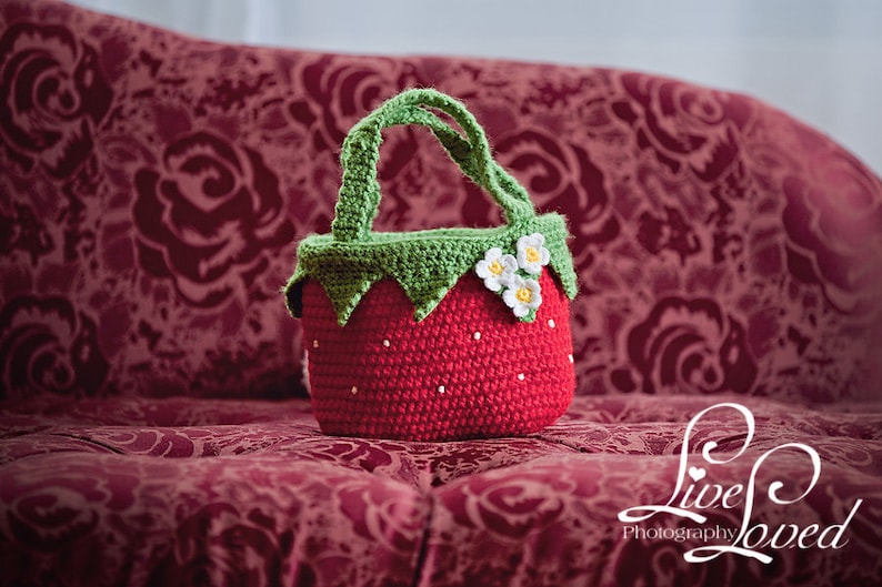 Download PDF crochet pattern Strawberry bag image 1