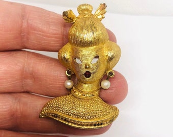 ASIAN MOTIF Pin Brooch Brass Metal 8261 Vintage Victorian