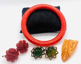 Lot of Colorful BAKELITE Jewelry Bracelet Earrings Dress Clip Vintage Antique Jewelry