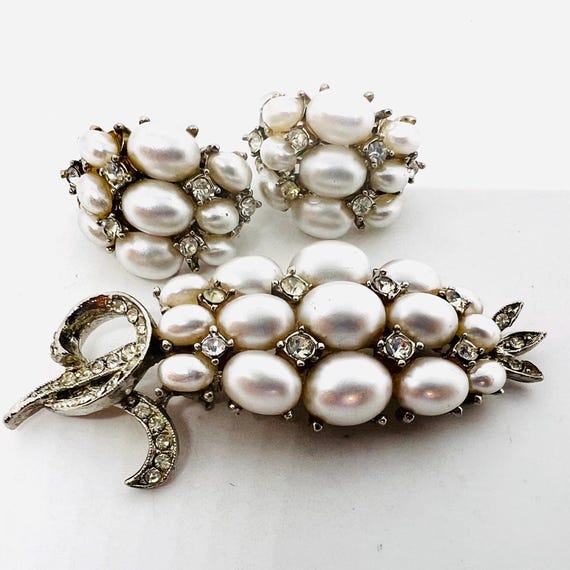 Rare Craft Signed Vintage Rhinestone & Faux Pearl Brooch  Vintage ART Signed Pearl & Rhinestone Brooch + Earrings Set main image 2