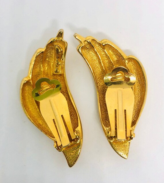 Large ALEXIS KIRK Earrings Gold Tone Groved Feath… - image 7
