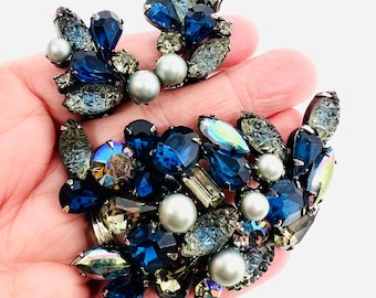 KRAMER Molded Glass & Blue Rhinestone Brooch and Earrings Signed Vintage Designer Jewelry