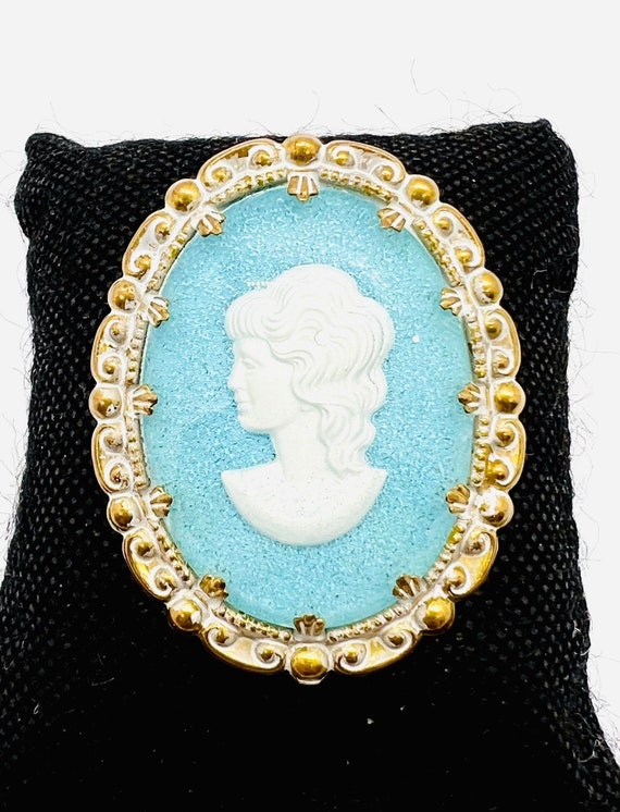 WEST GERMANY White & Blue LUCITE Cameo Brooch Sig… - image 4