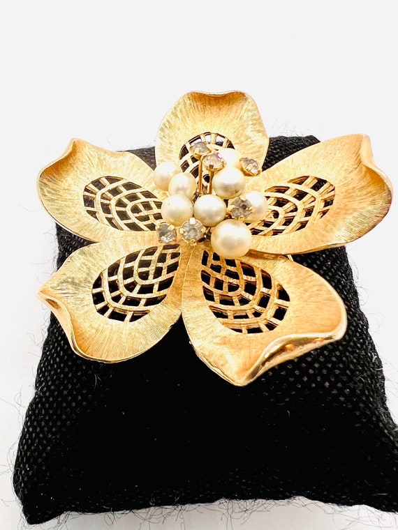 VENDOME Dimensional Latticework Rhinestone Flower… - image 6