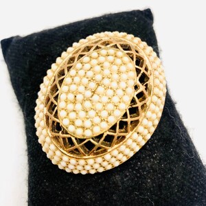 HAR Hargo Creations White Beaded Filigree Brooch Signed Vintage Designer Jewelry