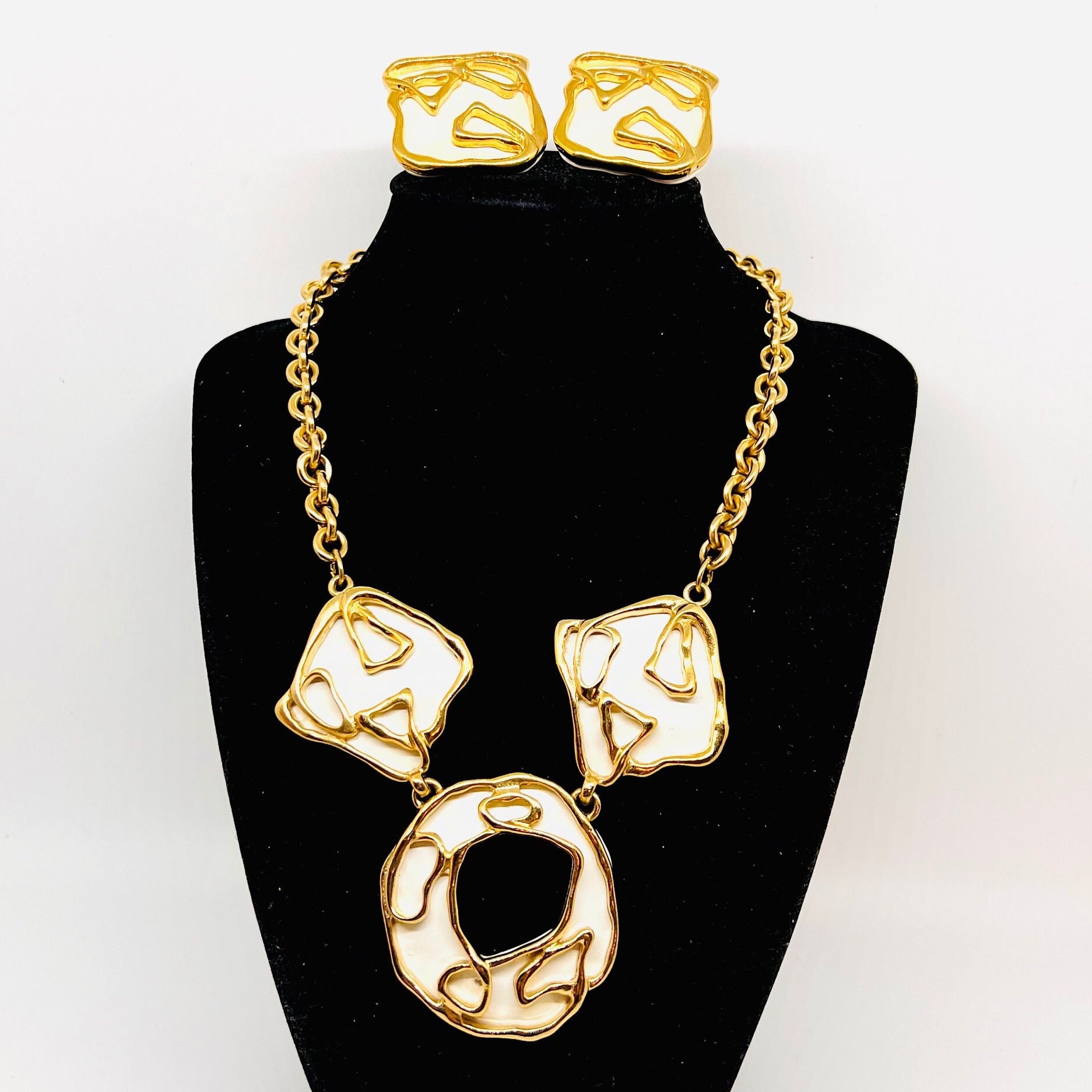 Art Nouveau Enamel Necklace Marzeasites and Mother-of-pearl
