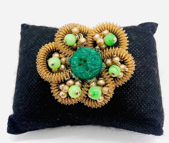 Unusual WEISS Model Green Glass Brooch Coils Bead… - image 3