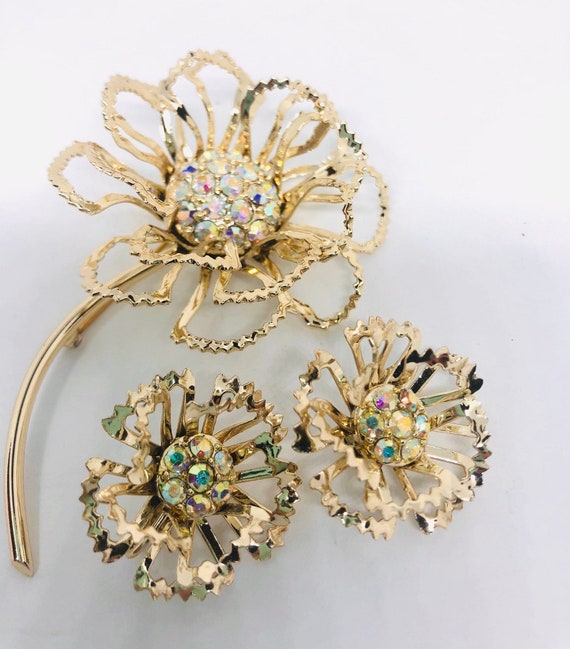 Sarah Coventry “Allusions” Brooch & Earrings Demi… - image 3